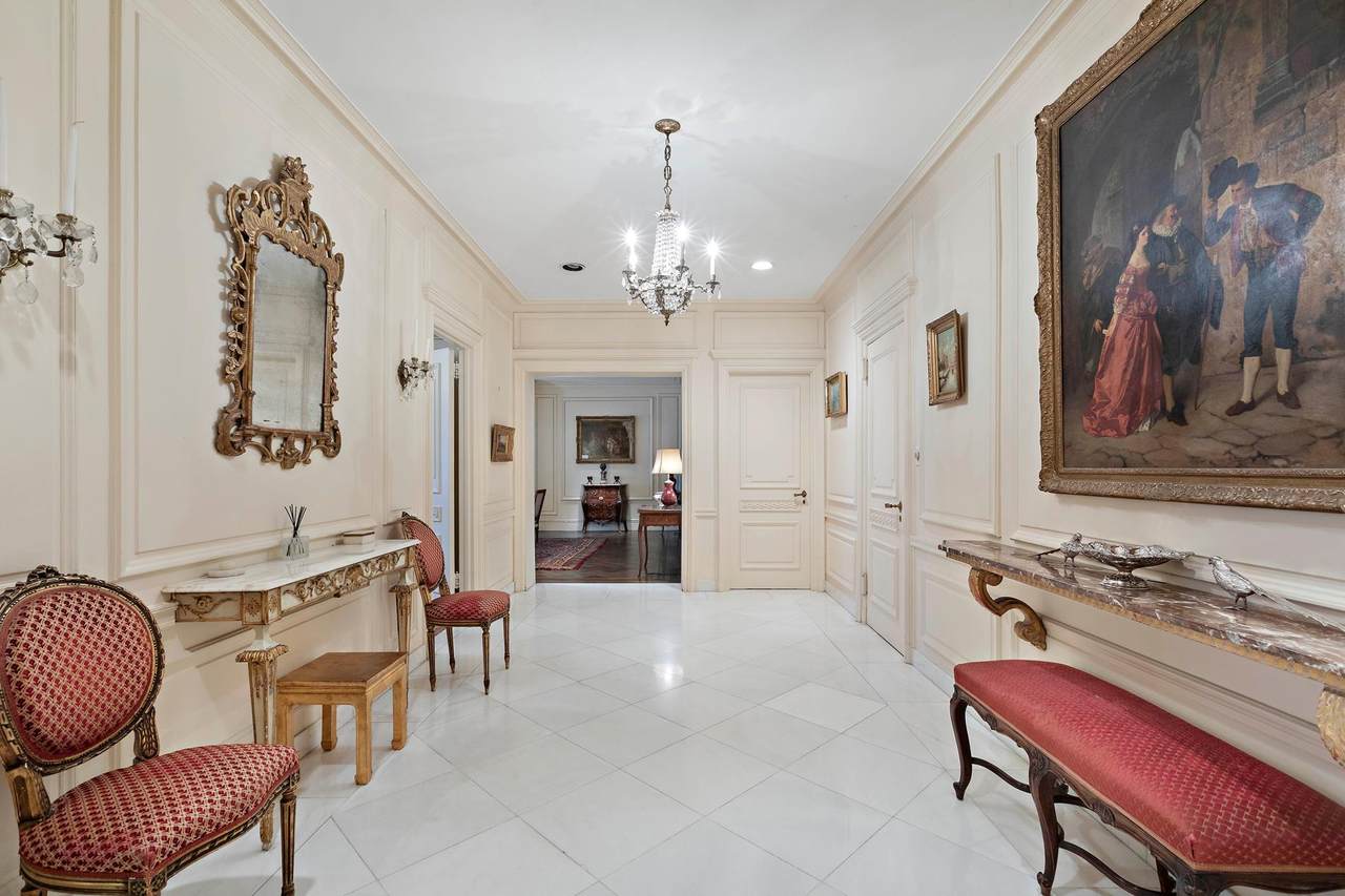 910 Park Avenue - Photo 1
