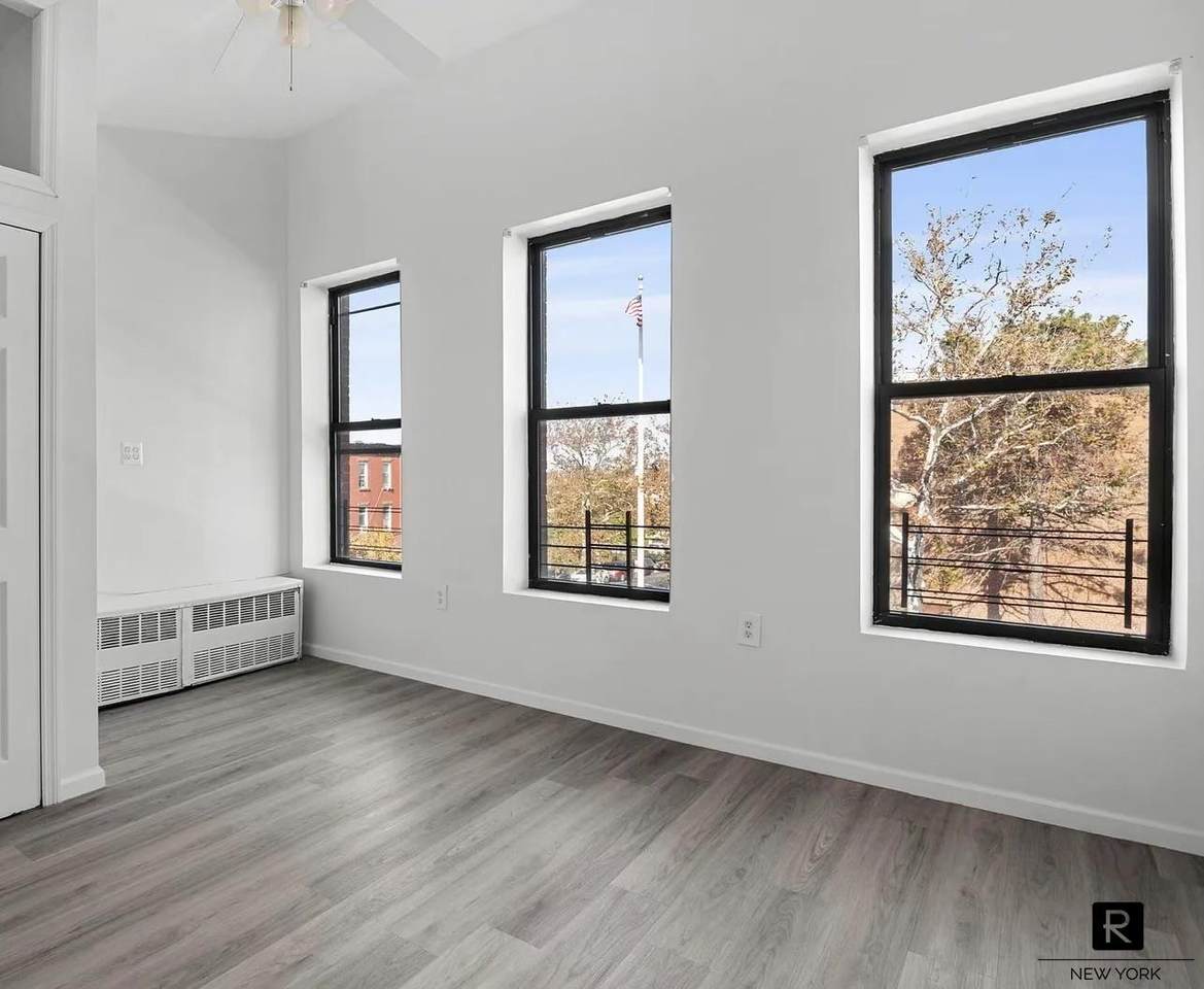 1126 Herkimer Street - Photo 1