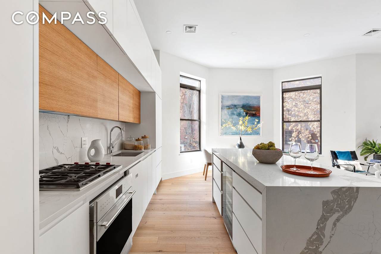 114 6th Avenue - Photo 1