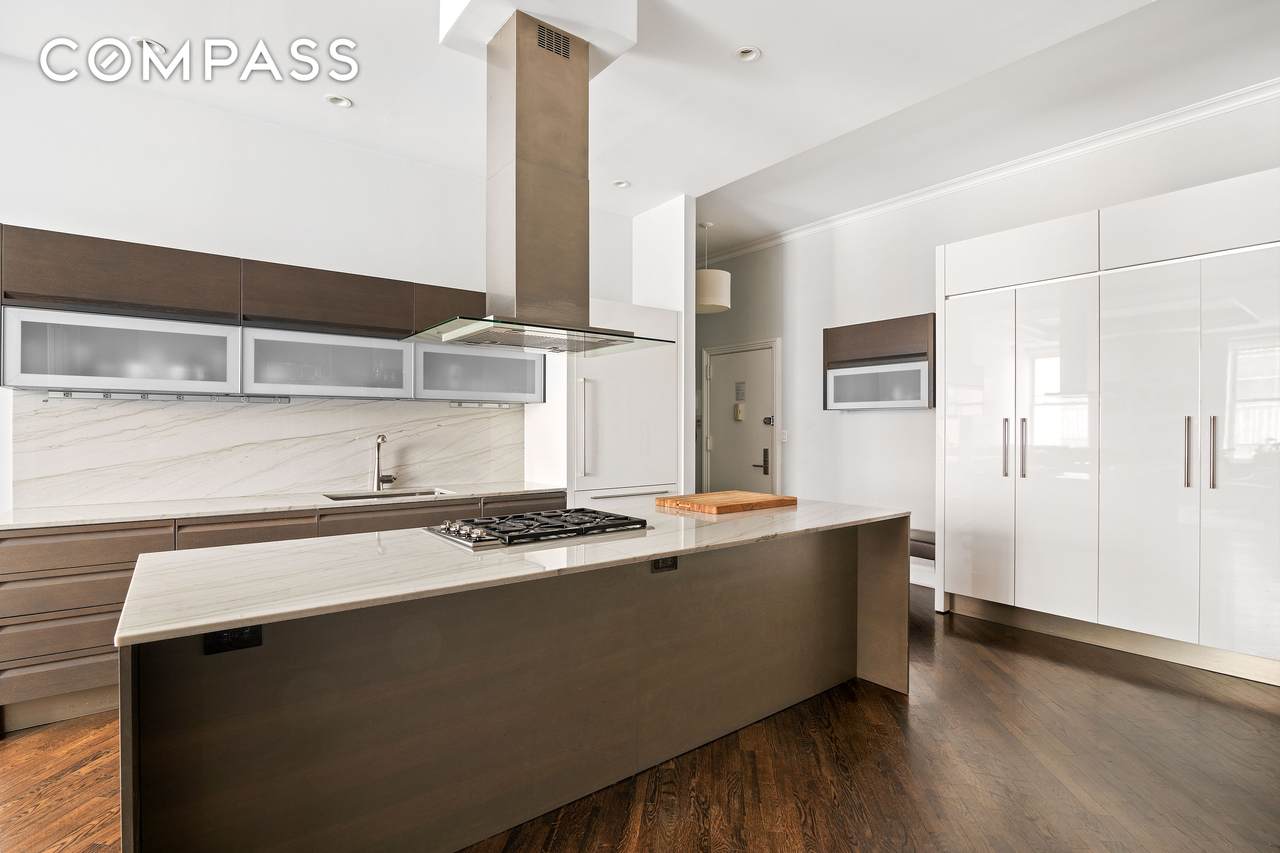 395 Broadway - Photo 1