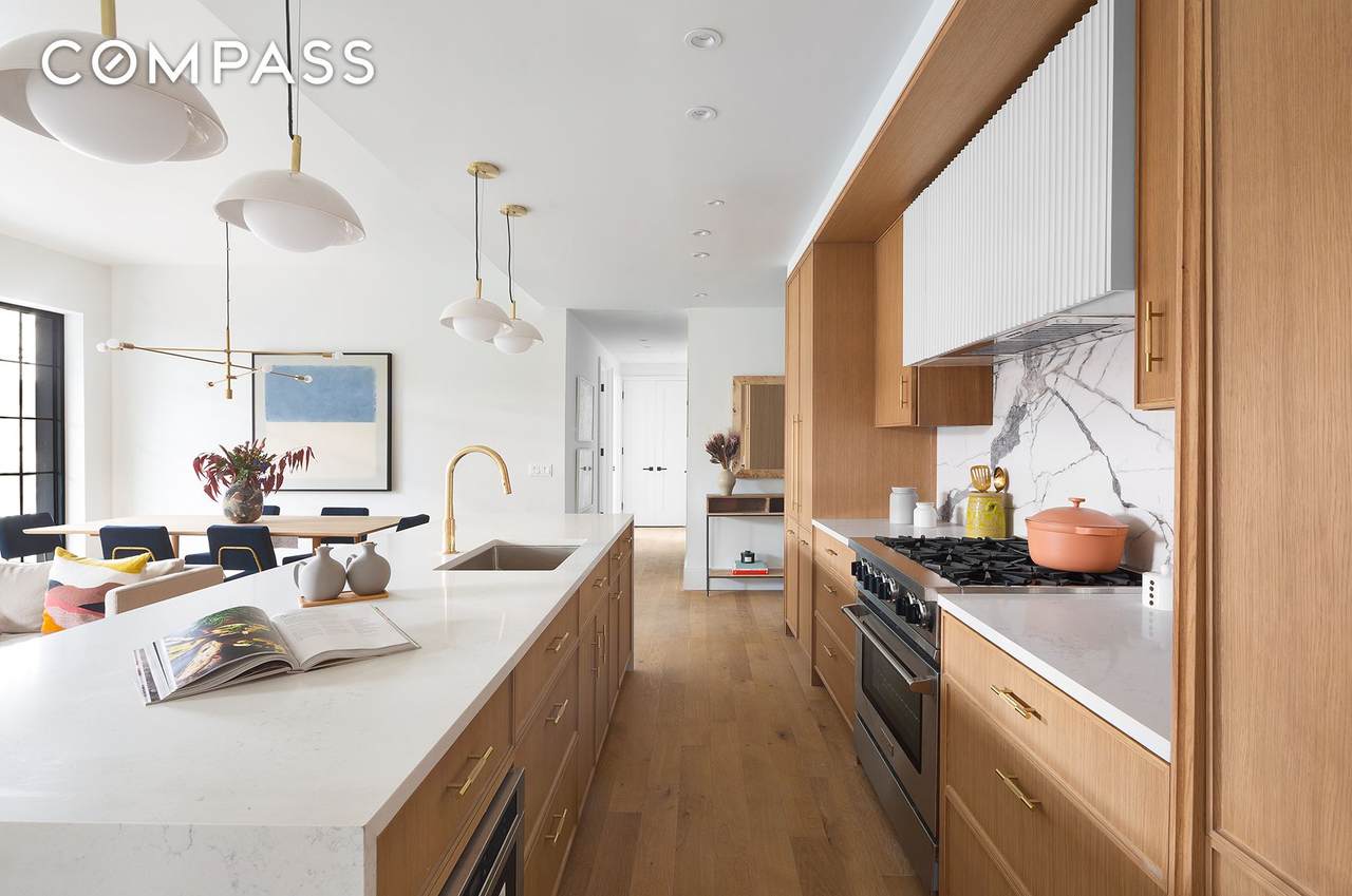 533 Pacific Street - Photo 1
