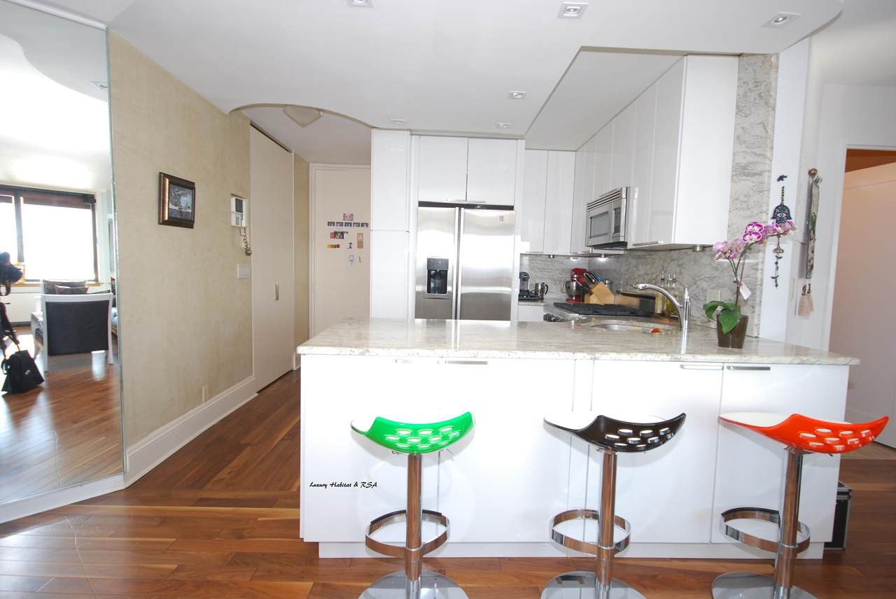 415 37th Street - Photo 1