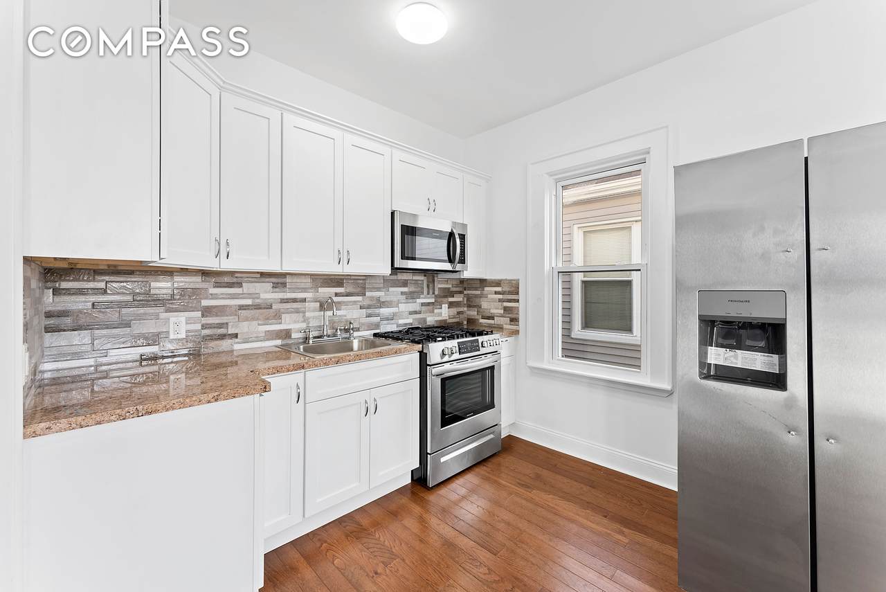 657 39th Street - Photo 1