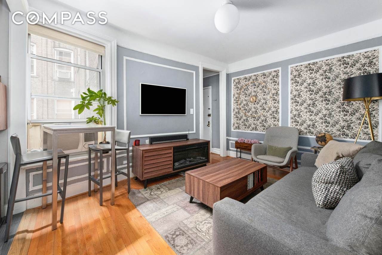 261 22nd Street - Photo 1