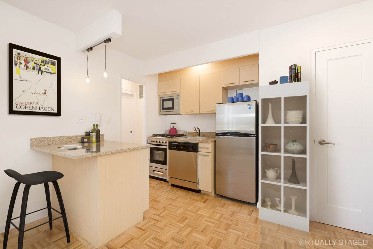 15 139th Street - Photo 1