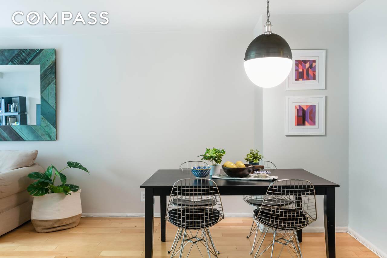 195 Willoughby Avenue - Photo 1