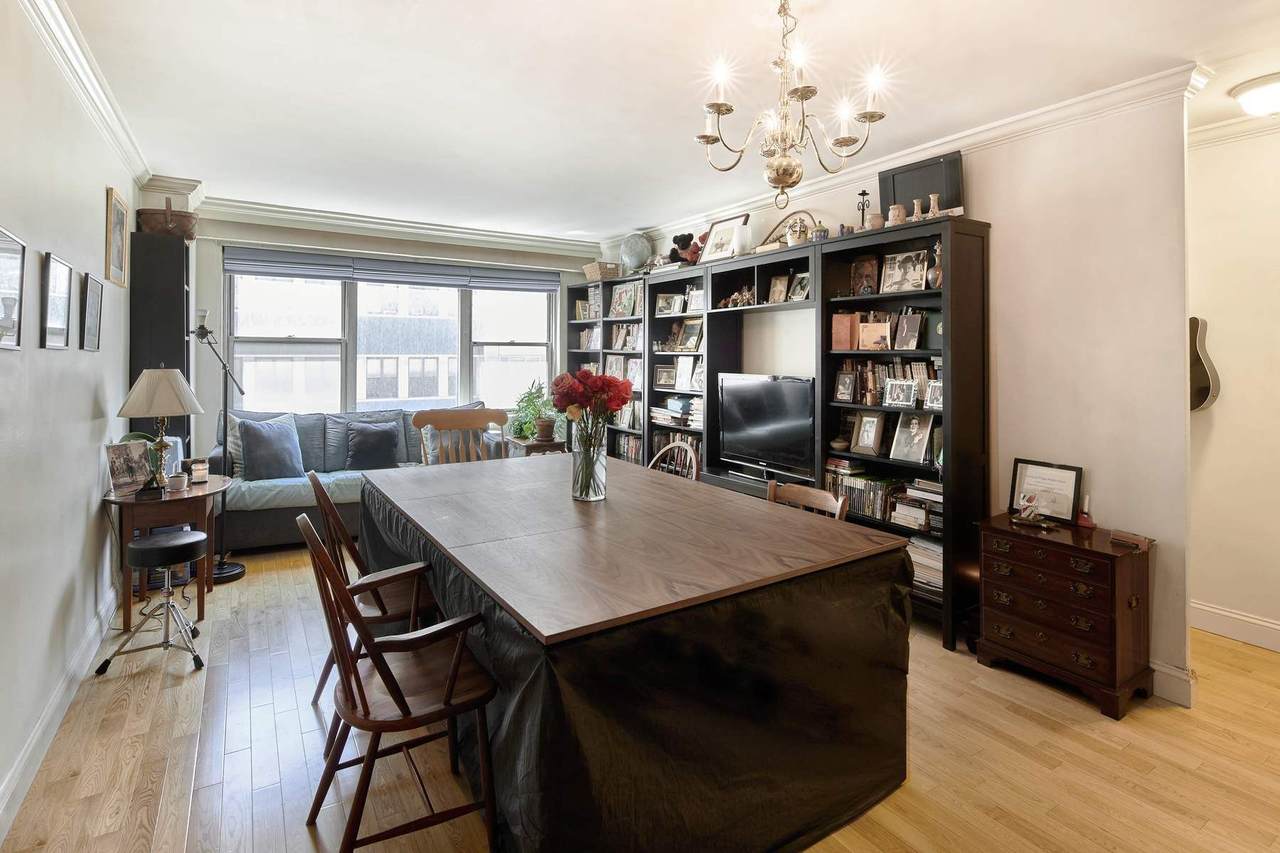 10 15TH Street - Photo 1