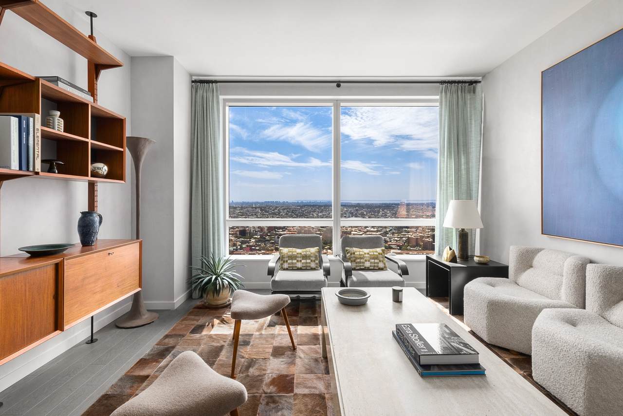 138 Willoughby Street - Photo 1