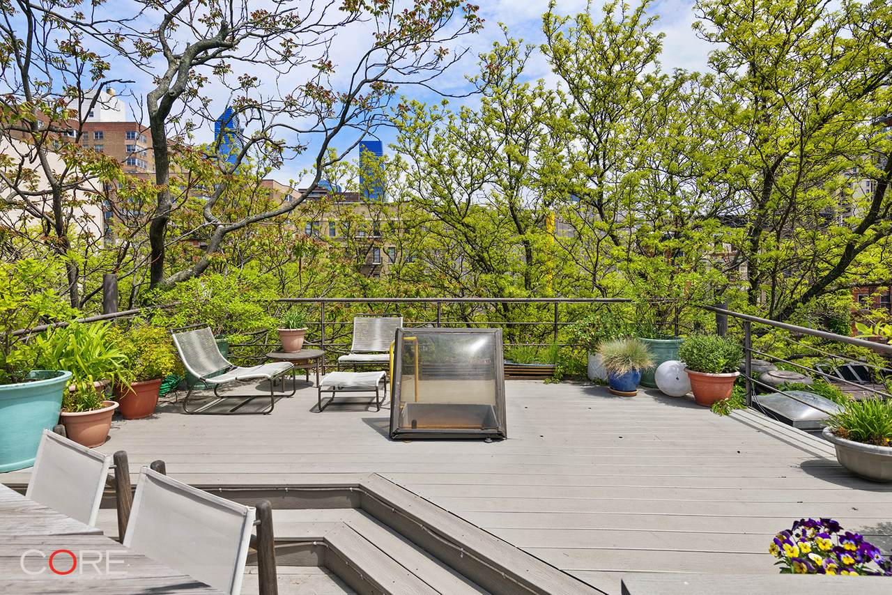 337 20TH Street - Photo 1