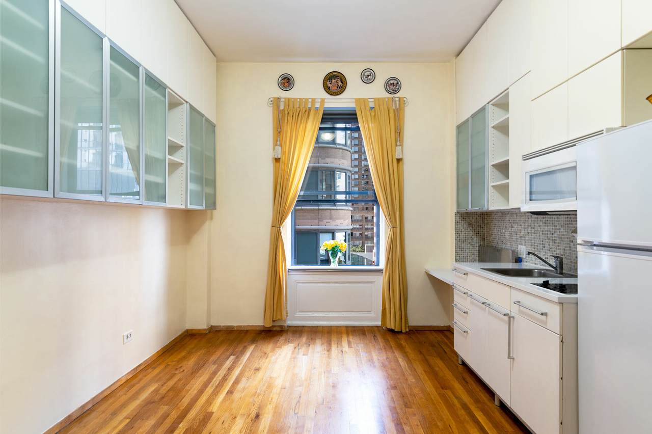 140 69TH Street - Photo 1