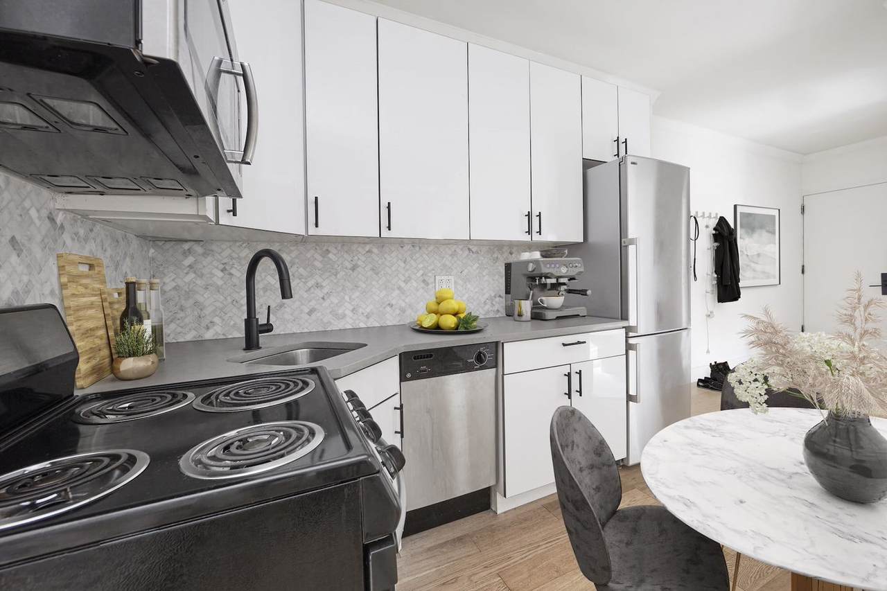 112 Ave C - Photo 1