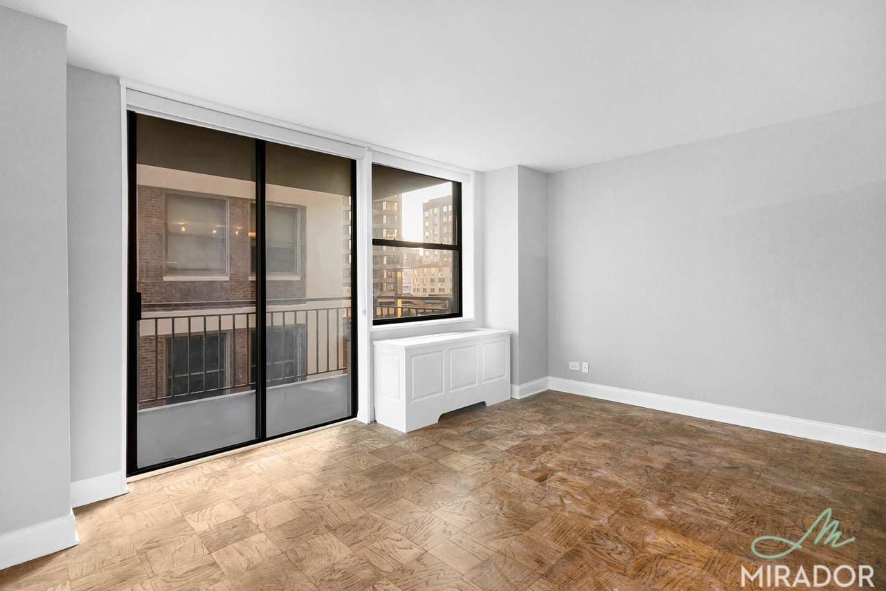 330 39TH Street - Photo 1