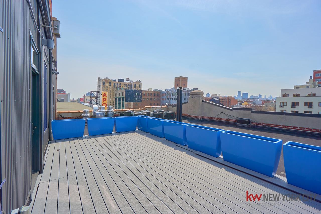 271 125th St - Photo 1