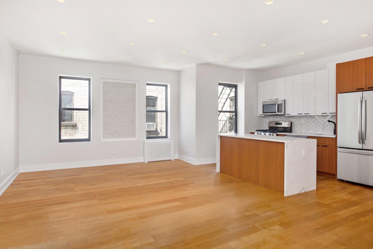 12 Crown St - Photo 1