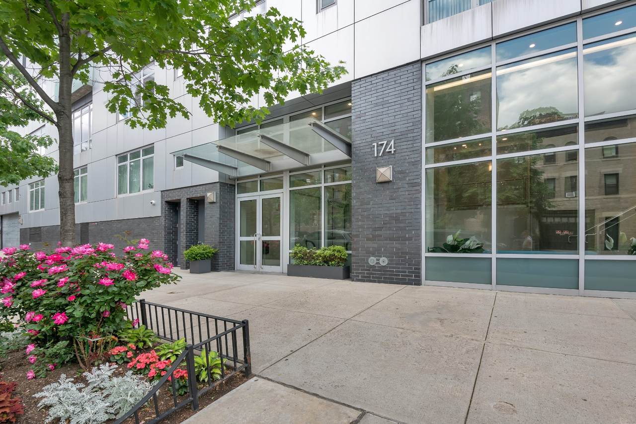 174 Vanderbilt Avenue - Photo 1