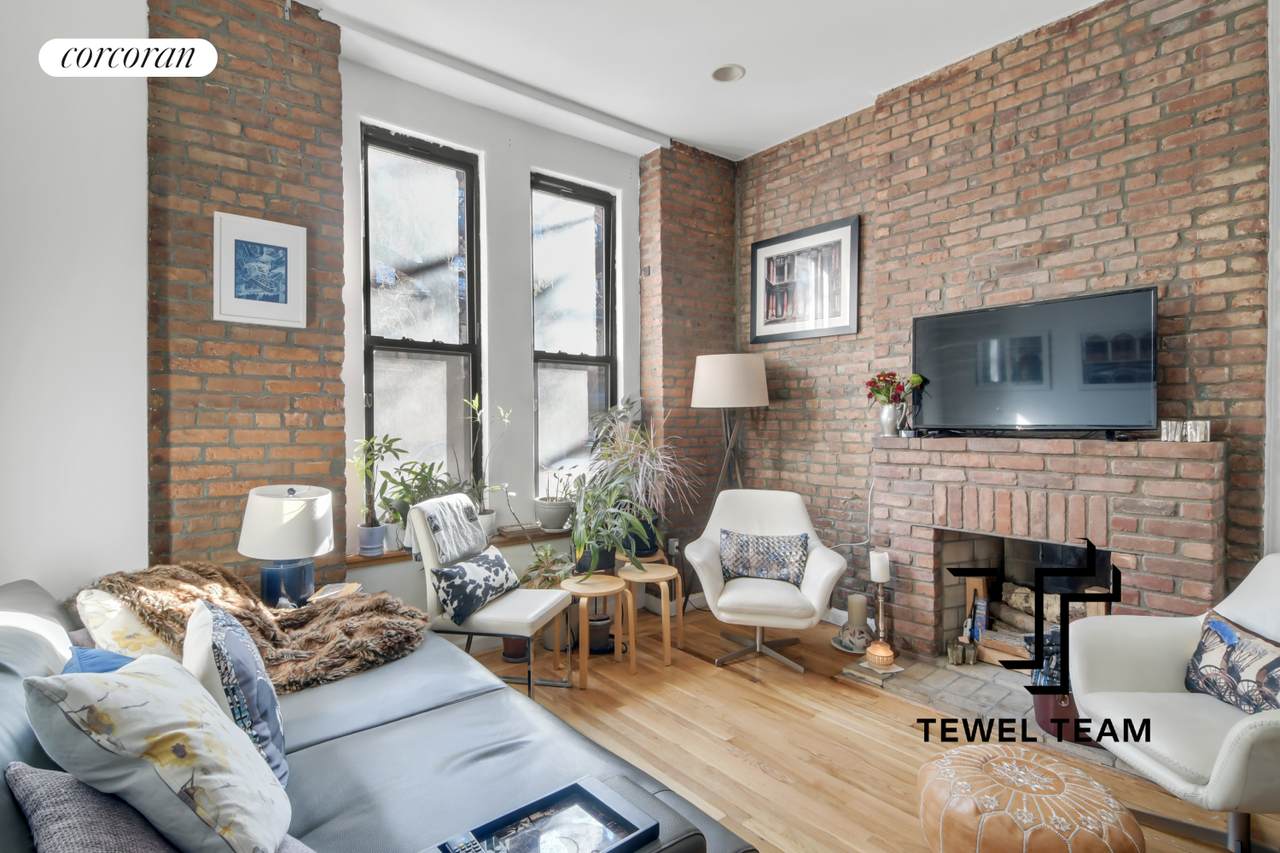 403 Manhattan Avenue - Photo 1