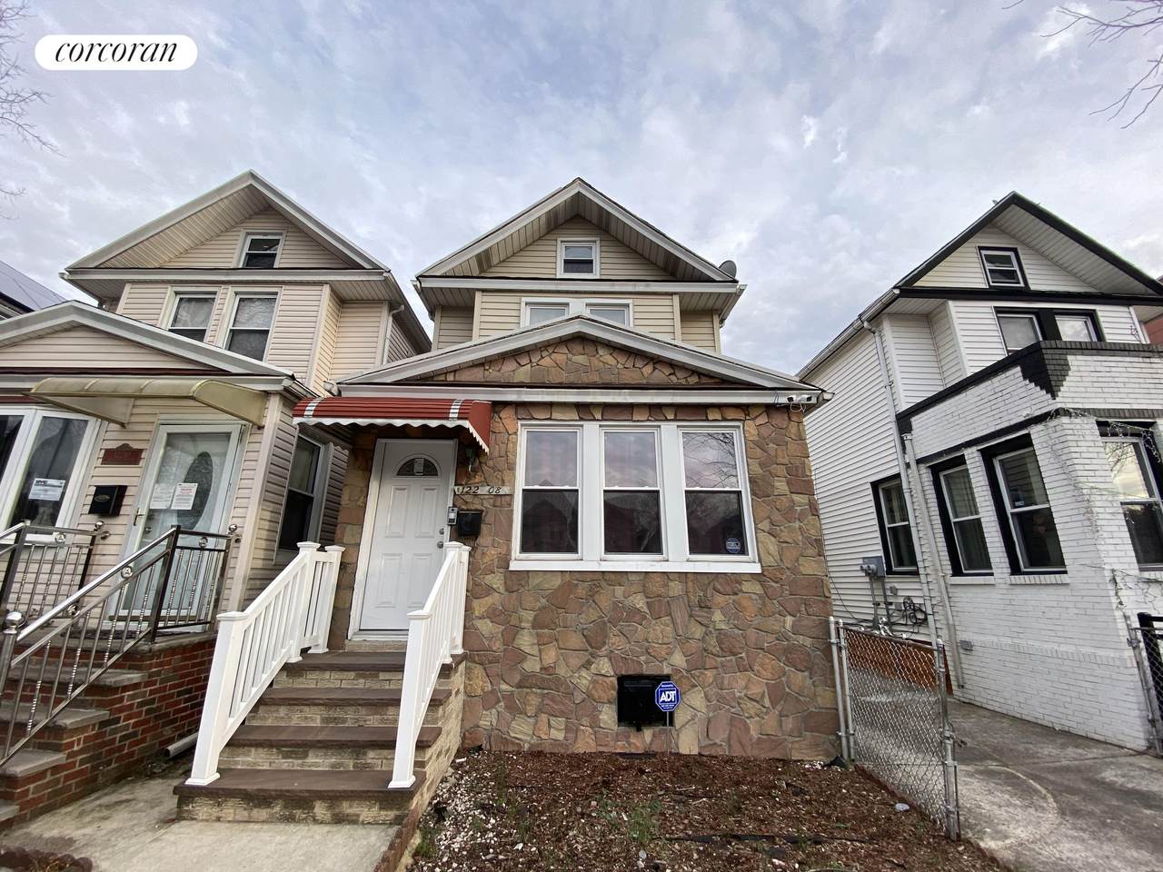 122-08 Hillside Avenue - Photo 1