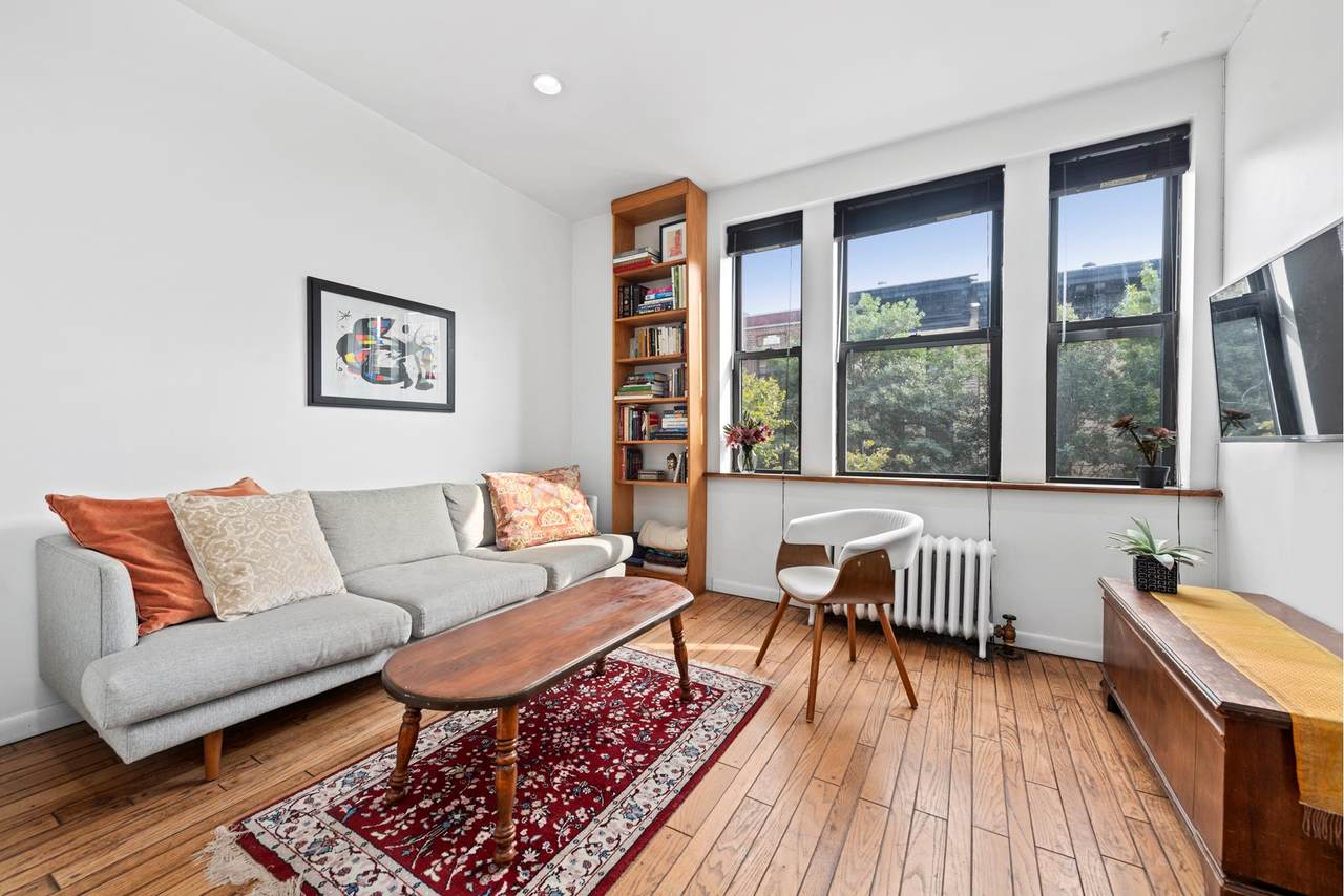 925 Union Street - Photo 1