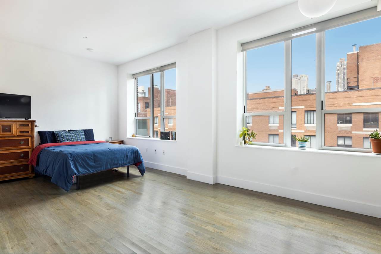 416 52ND Street - Photo 1