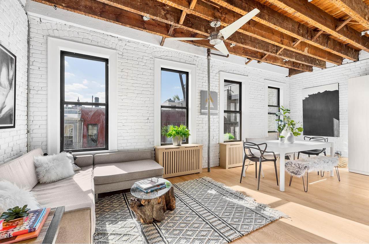 206 7TH Street - Photo 1