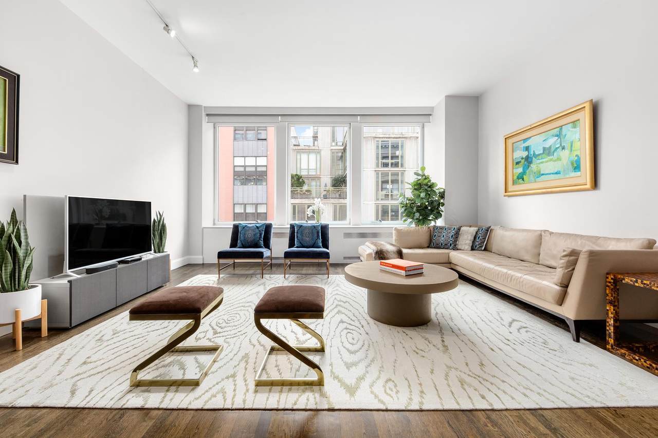 121 19TH Street - Photo 1