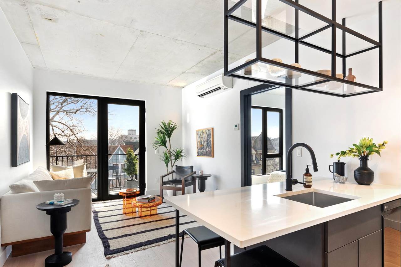 458 25TH Street - Photo 1