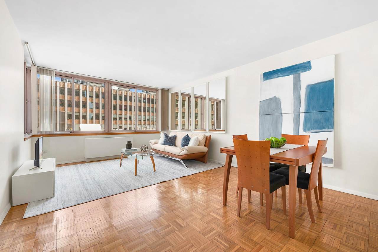 235 40TH Street - Photo 1