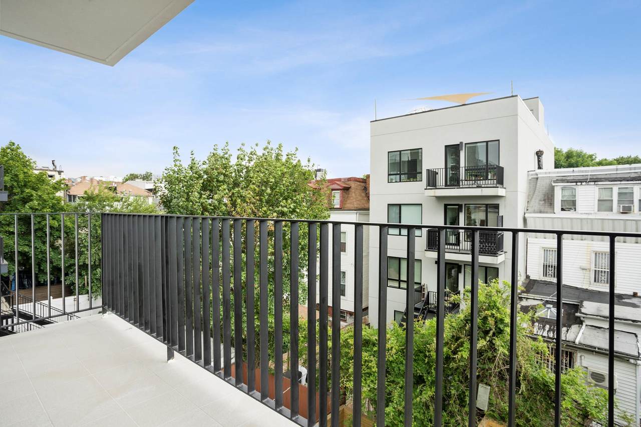 1060 Jefferson Avenue - Photo 1
