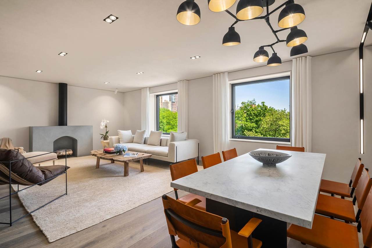 160 Central Park - Photo 1