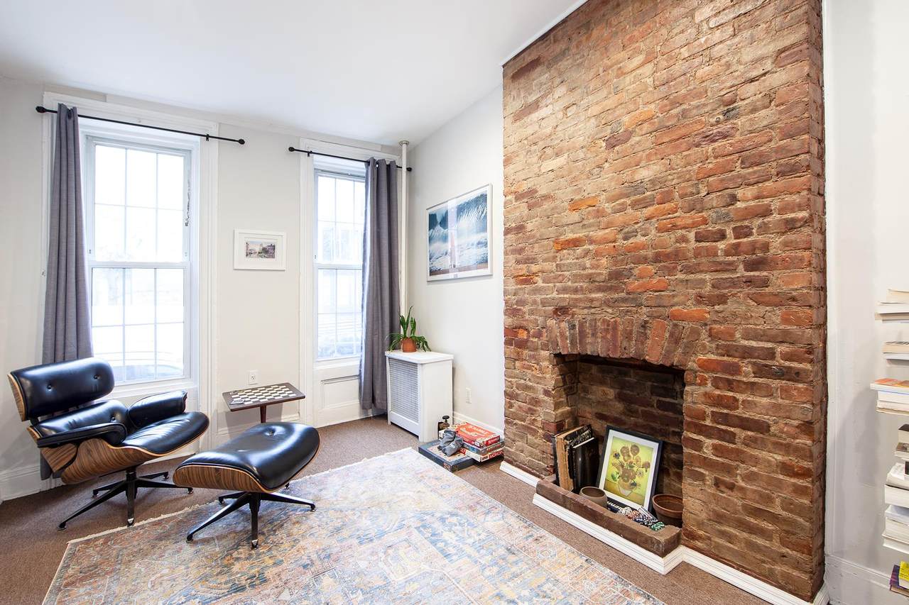 342 Carroll Street - Photo 1