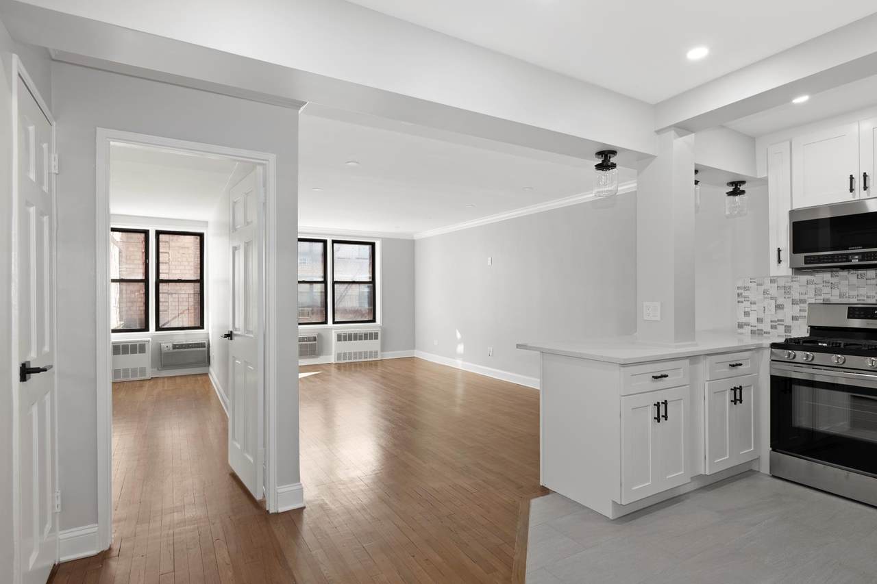 165 Christopher Street - Photo 1