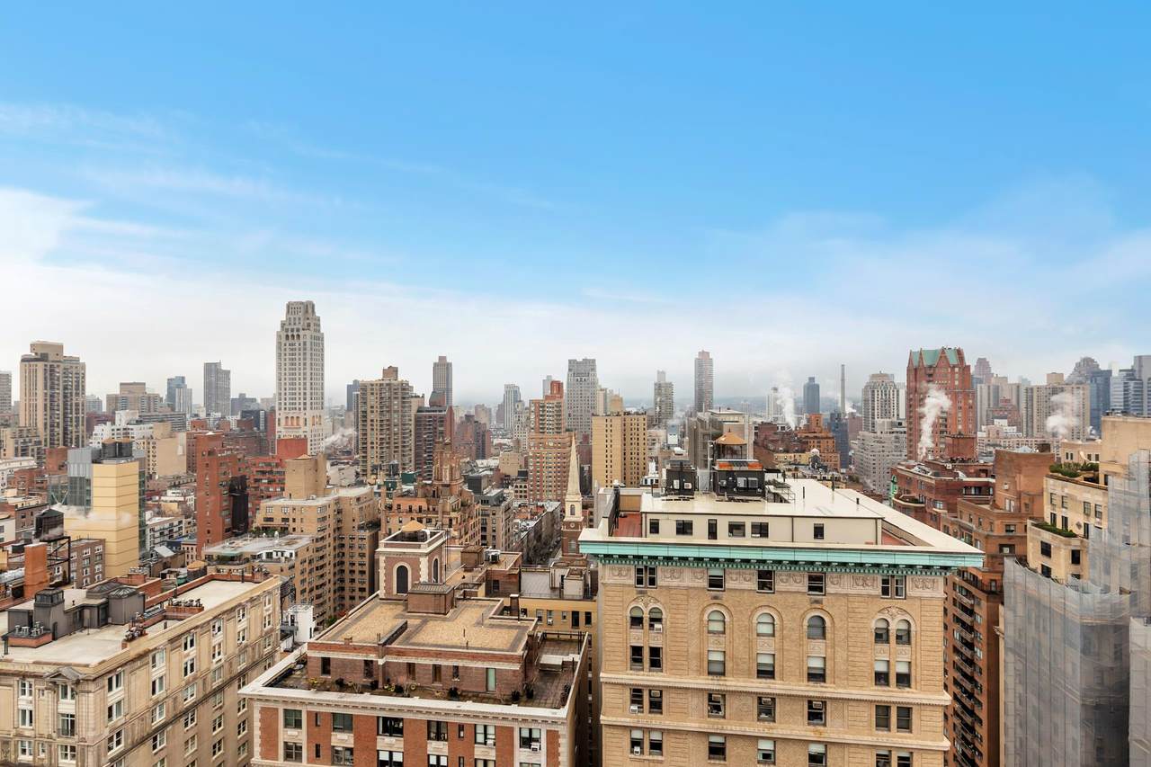900 Park Avenue - Photo 1