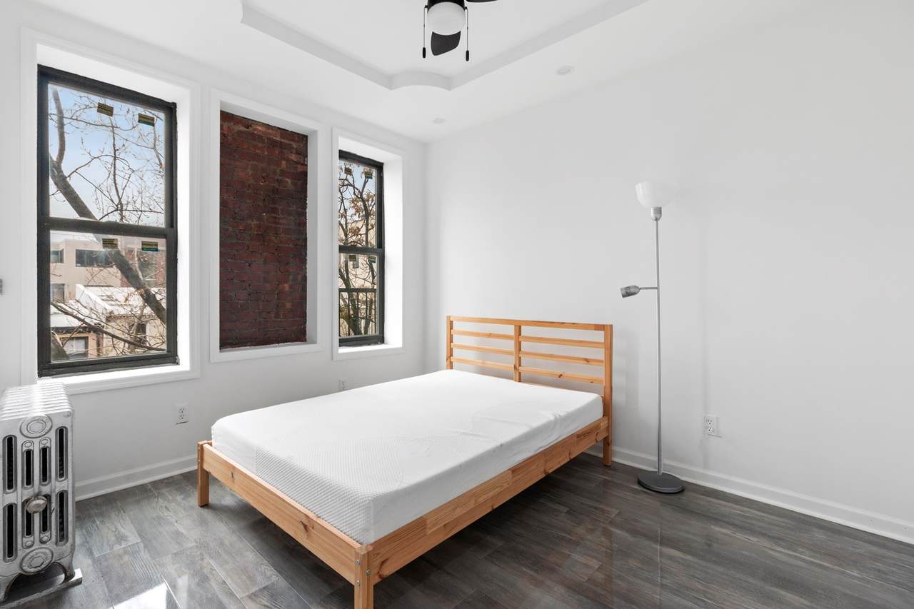 256 Pacific Street - Photo 1