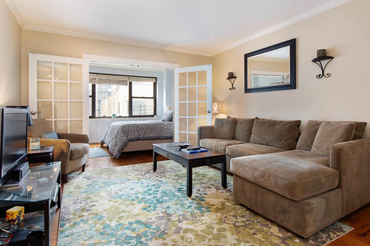 405 63RD Street - Photo 1