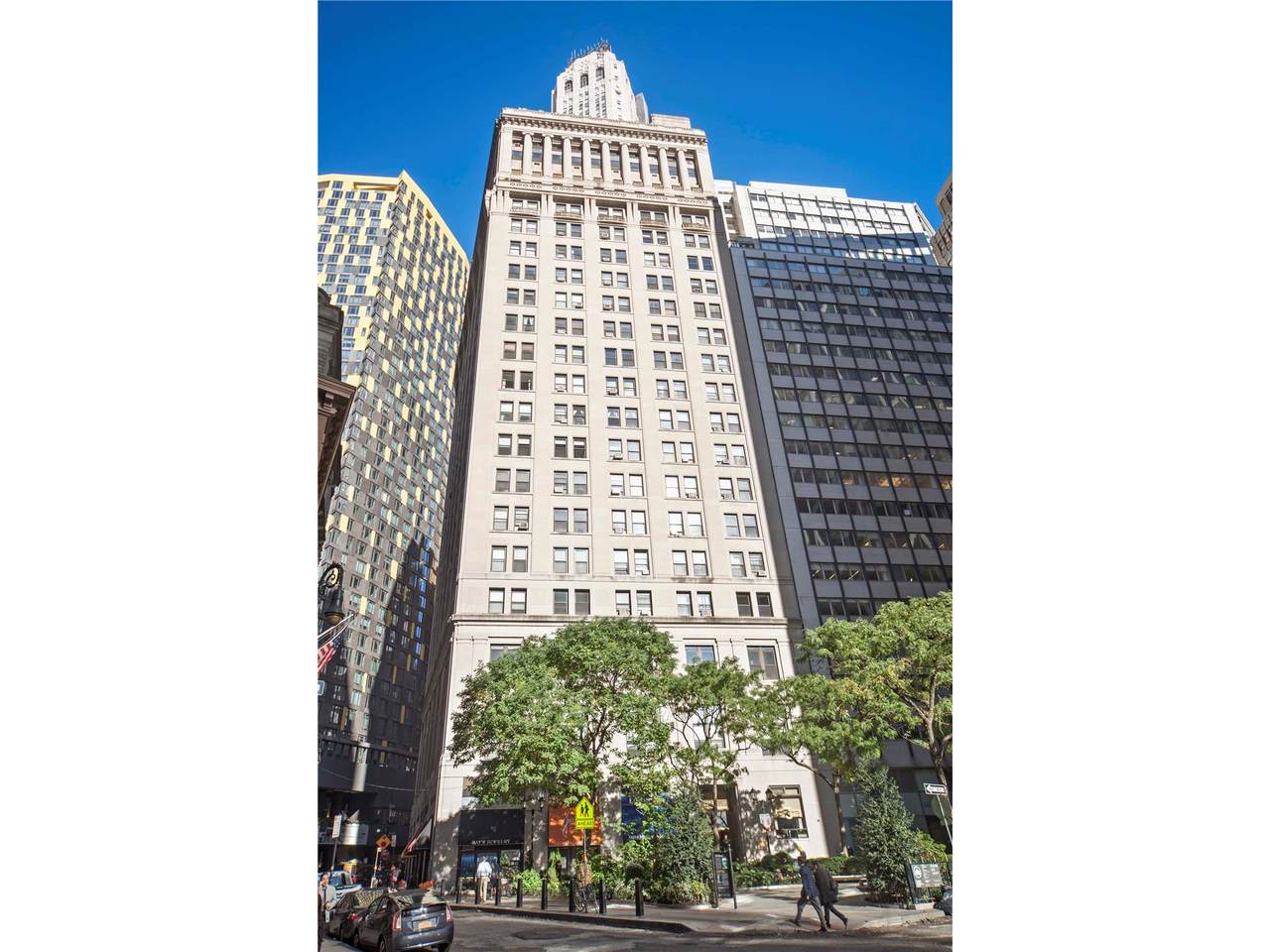 3 Hanover Square - Photo 1