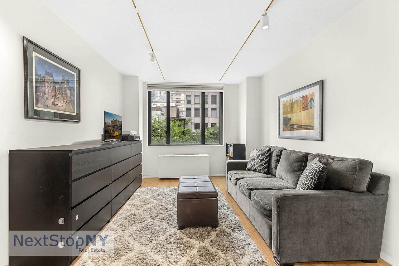300 54TH Street - Photo 1