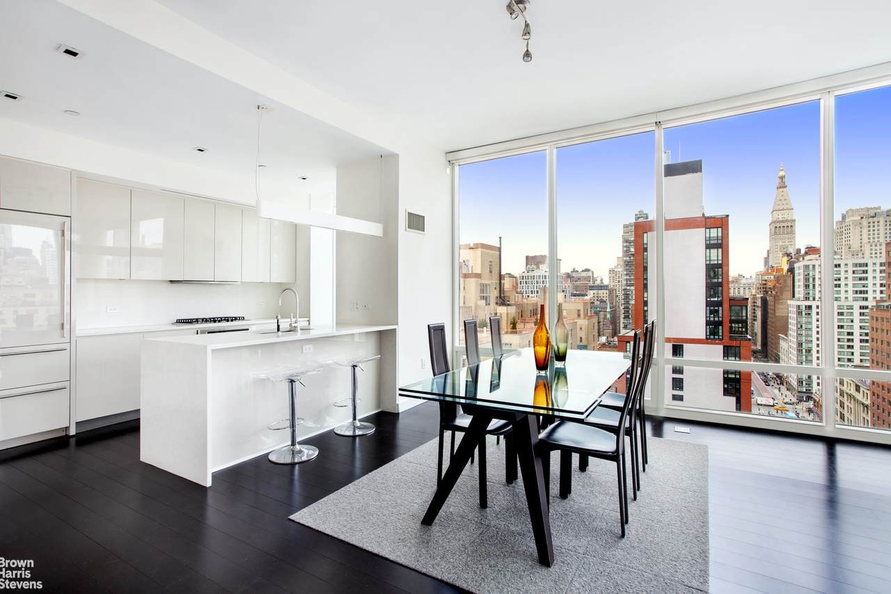 300 23RD Street - Photo 1