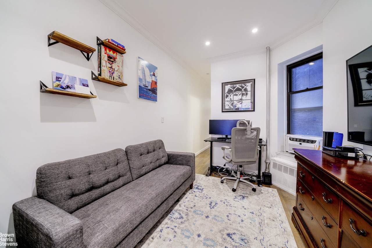 28 Perry Street - Photo 1
