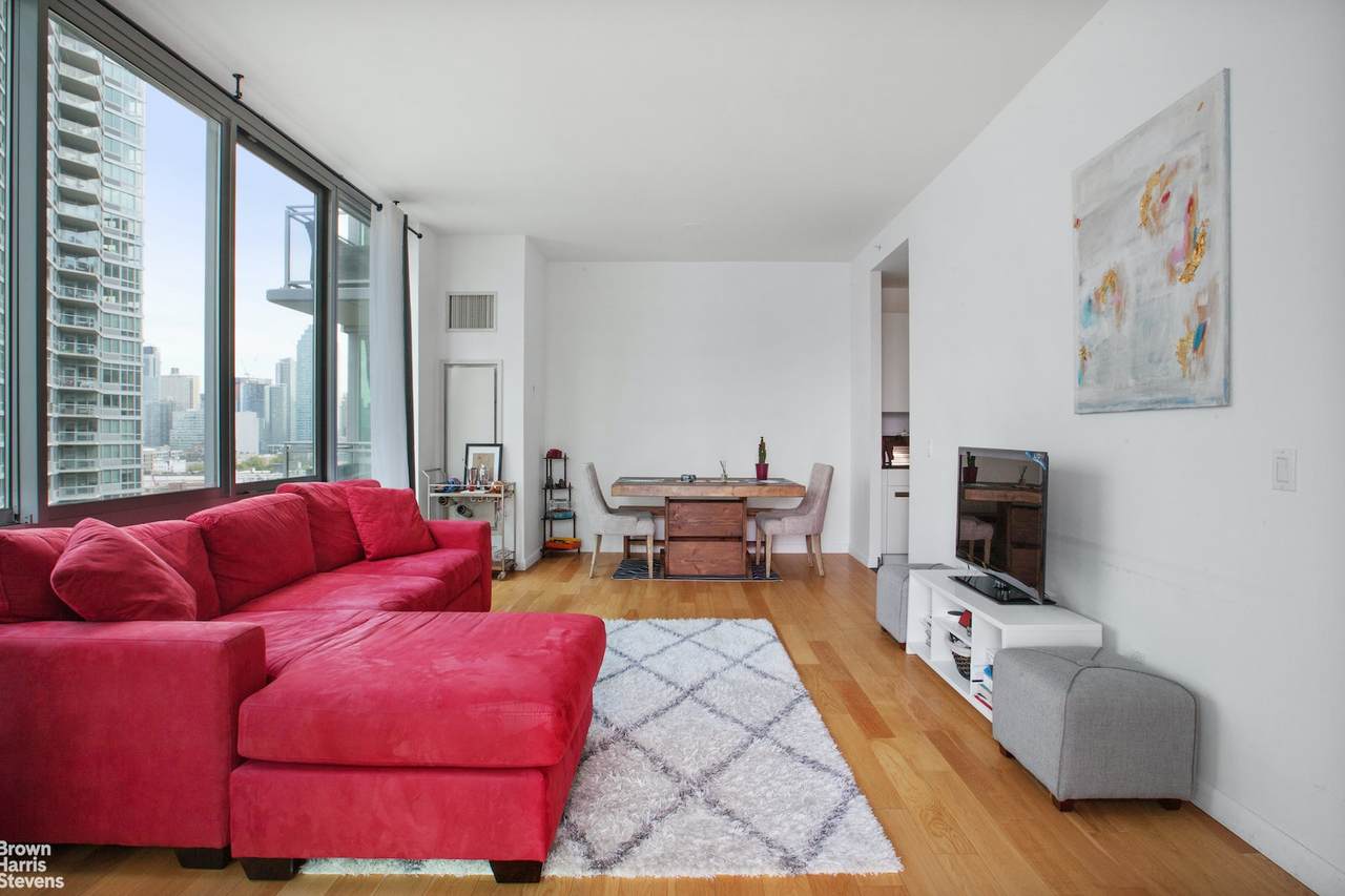 46-30 Center Boulevard - Photo 1