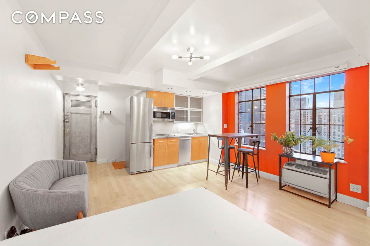 320 42nd Street - Photo 1