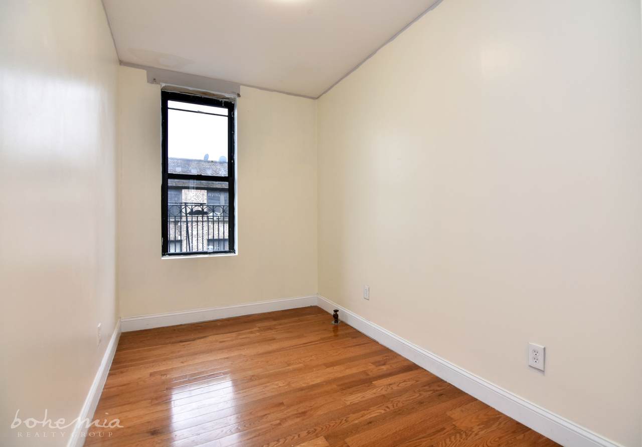 645 160th Street - Photo 1