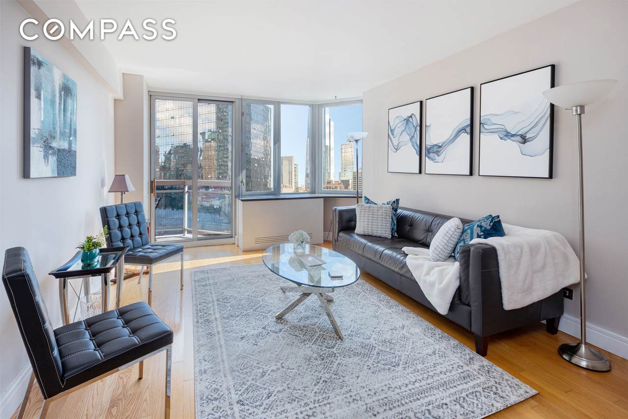 500 43rd Street - Photo 1