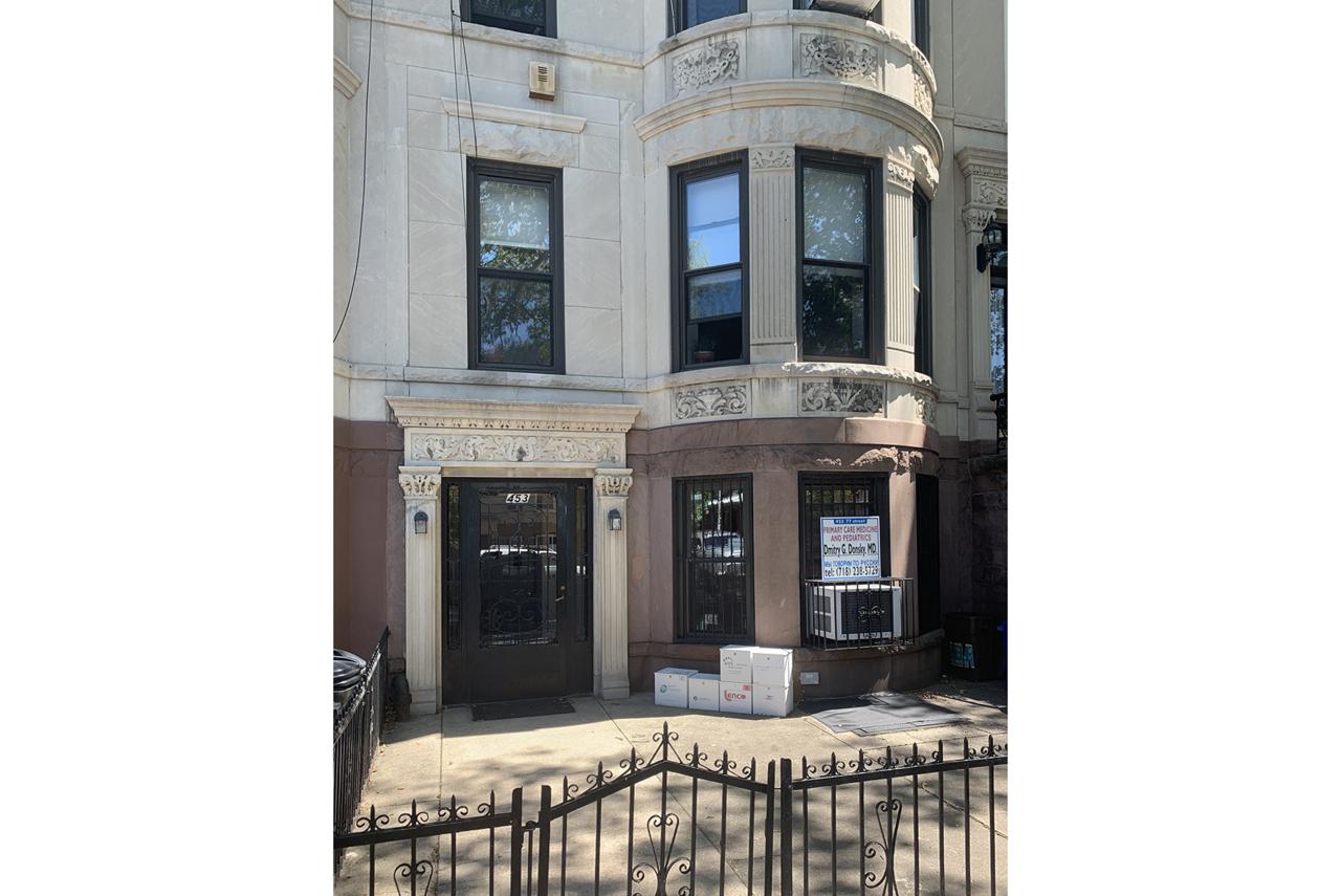 453 77TH St - Photo 1