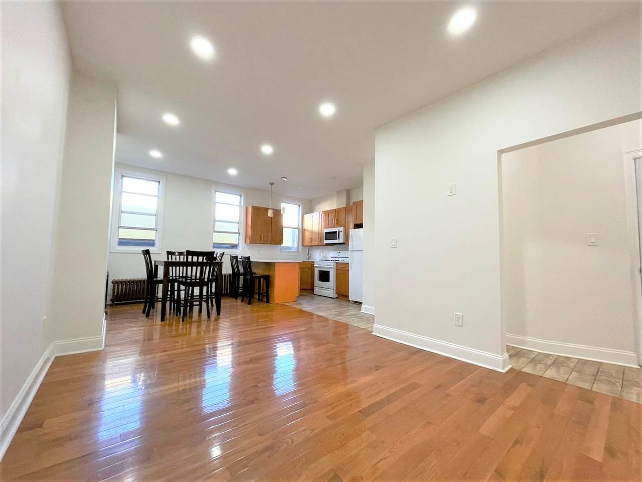 21 Ditmars Street - Photo 1