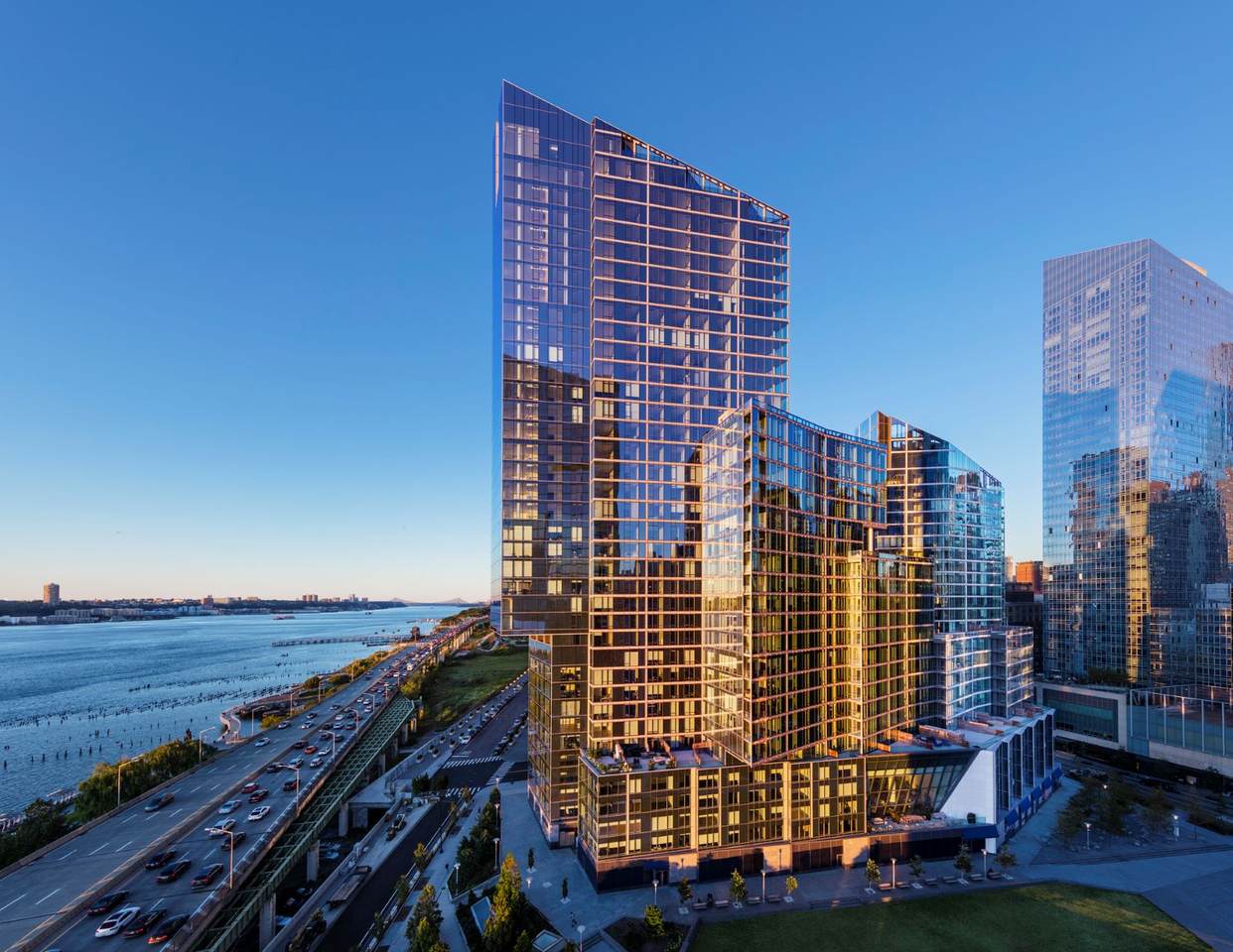 30 Riverside Boulevard - Photo 1