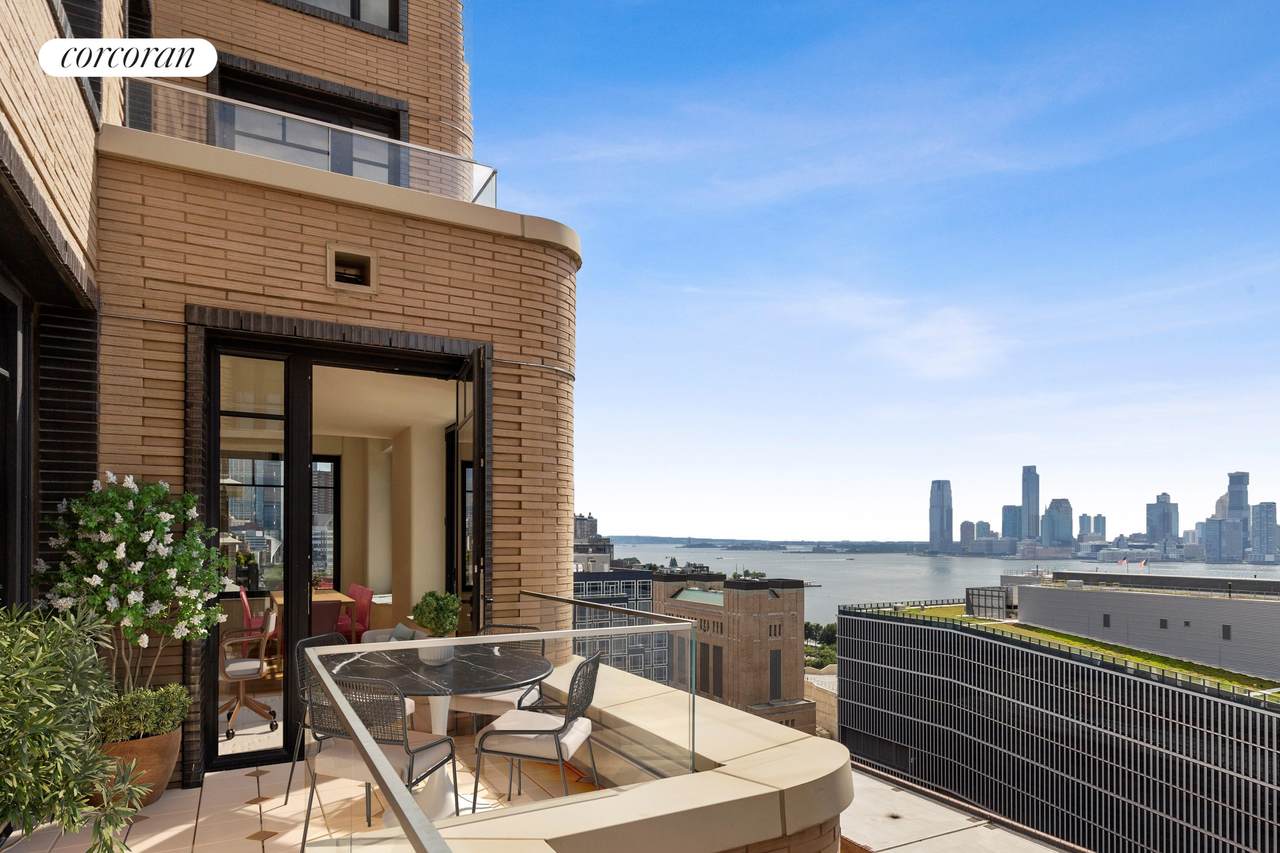110 Charlton Street - Photo 1