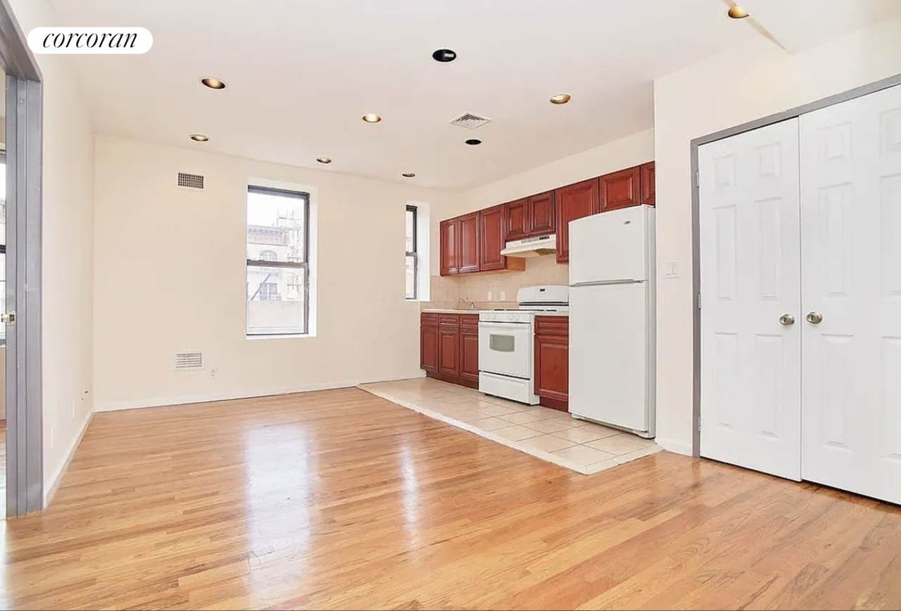 1627 Park Avenue - Photo 1