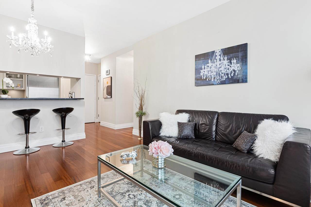 45 Park Avenue - Photo 1