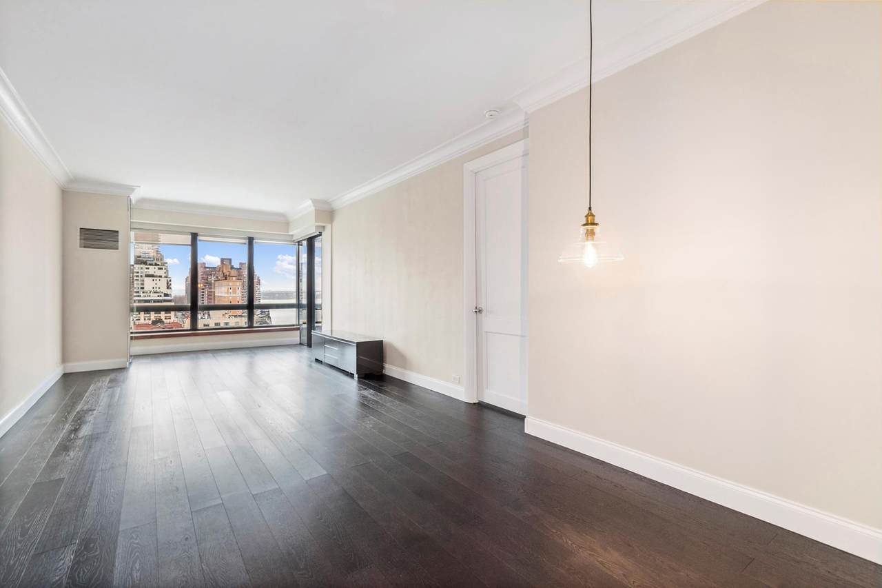 530 76TH Street - Photo 1