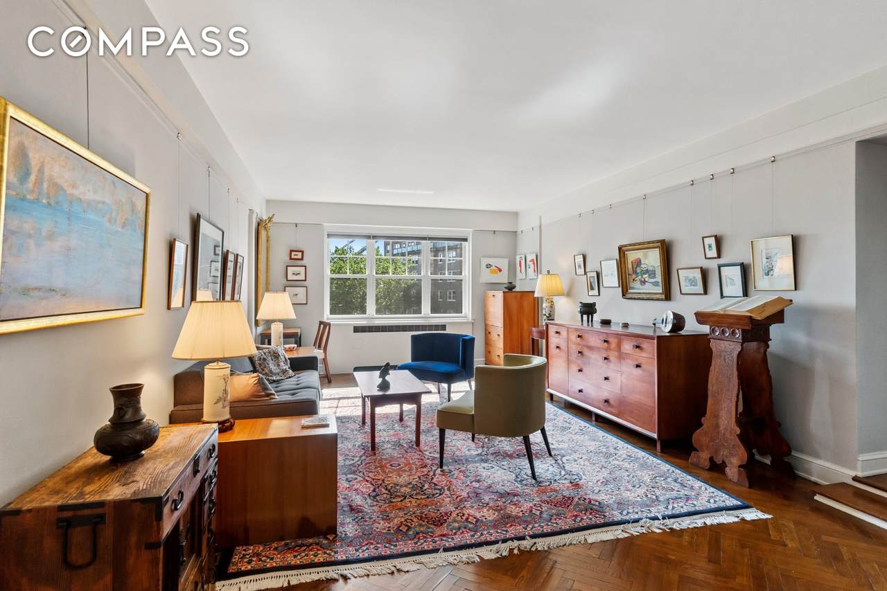 120 Cabrini Boulevard - Photo 1